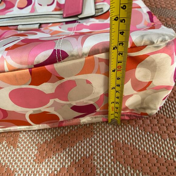 Coach Y2K Daisy Kaleidoscope Print Emma Tote Bag Pink White Large Shoulder Bag - Picture 12 of 16